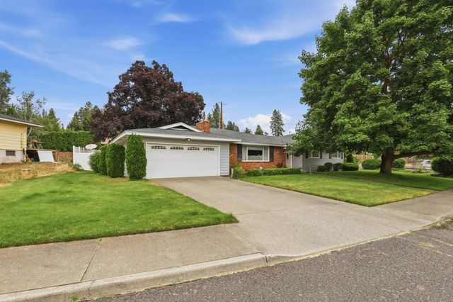 2310 W Wedgewood Ave, Spokane, WA 99208