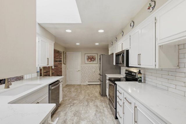 2310 W Wedgewood Ave, Spokane, WA 99208