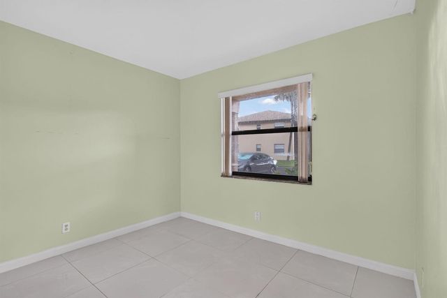 5540 Lakeside Drive 102, Margate, FL 33063