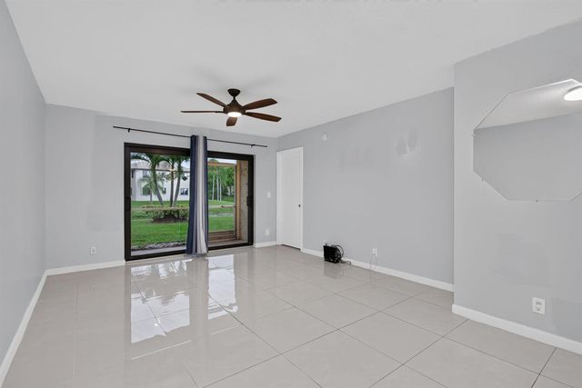 5540 Lakeside Drive 102, Margate, FL 33063
