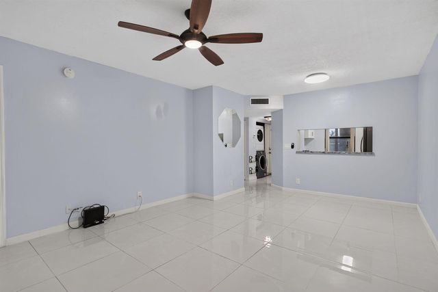 5540 Lakeside Drive 102, Margate, FL 33063