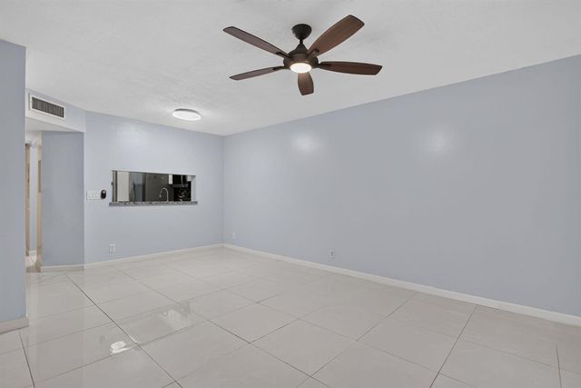 5540 Lakeside Drive 102, Margate, FL 33063
