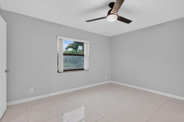 5540 Lakeside Drive 102, Margate, FL 33063