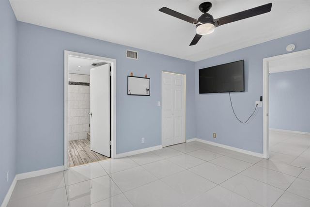 5540 Lakeside Drive 102, Margate, FL 33063