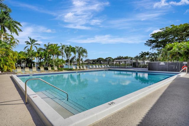 5540 Lakeside Drive 102, Margate, FL 33063
