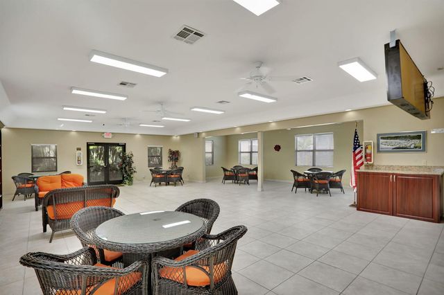 5540 Lakeside Drive 102, Margate, FL 33063