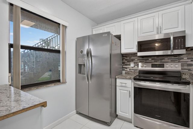 5540 Lakeside Drive 102, Margate, FL 33063