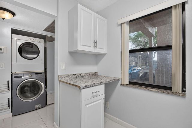 5540 Lakeside Drive 102, Margate, FL 33063
