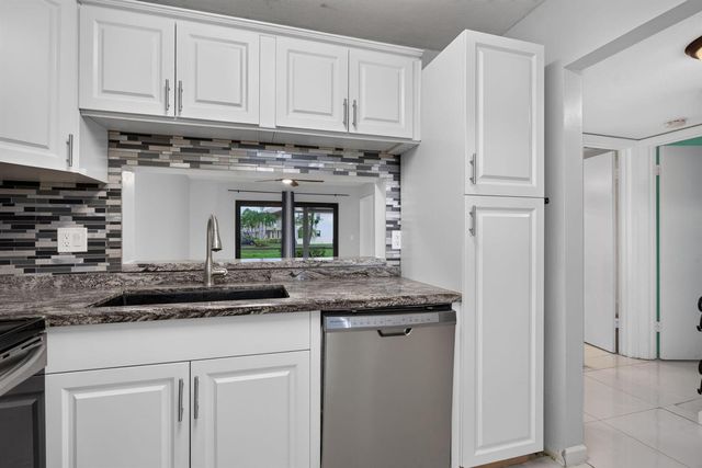 5540 Lakeside Drive 102, Margate, FL 33063