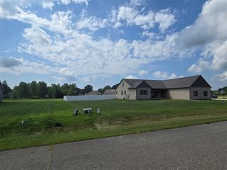 48131 Timber Creek Drive, Belleville, MI 48111