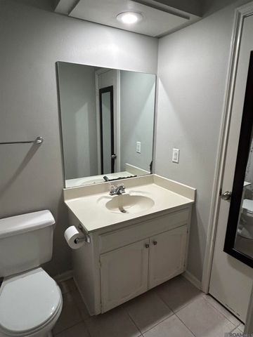 1127 Brookhollow Dr, Baton Rouge, LA 70810