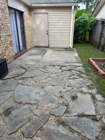 1127 Brookhollow Dr, Baton Rouge, LA 70810