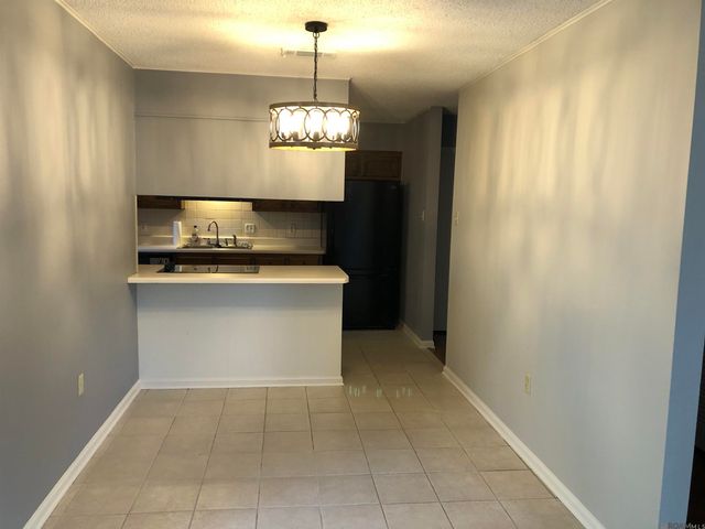 1127 Brookhollow Dr, Baton Rouge, LA 70810