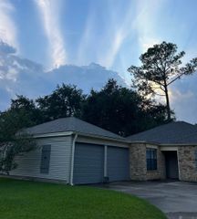 1127 Brookhollow Dr, Baton Rouge, LA 70810