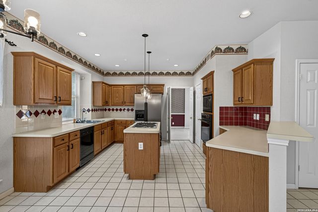 12426 HART CLF, San Antonio, TX 78249