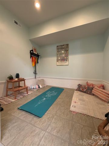 150 Lutomma Circle, Charlotte, NC 28270