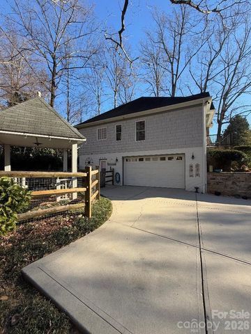 150 Lutomma Circle, Charlotte, NC 28270