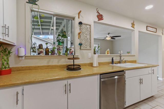 757 Clemens Ct, Ripon, CA 95366