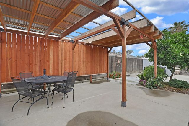 757 Clemens Ct, Ripon, CA 95366