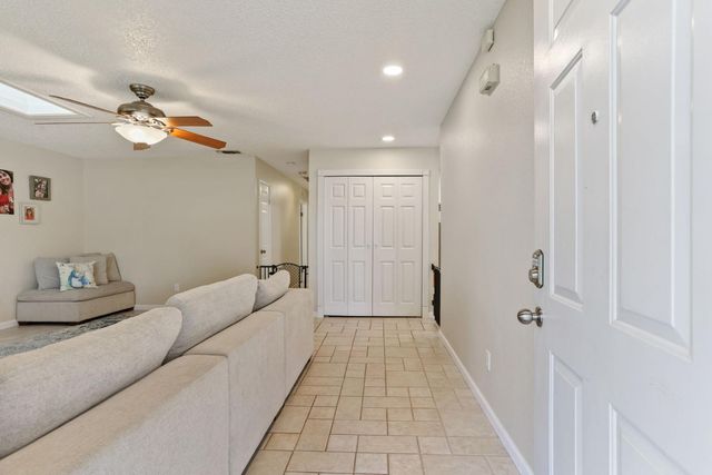 757 Clemens Ct, Ripon, CA 95366