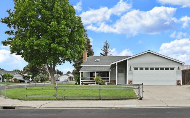 757 Clemens Ct, Ripon, CA 95366
