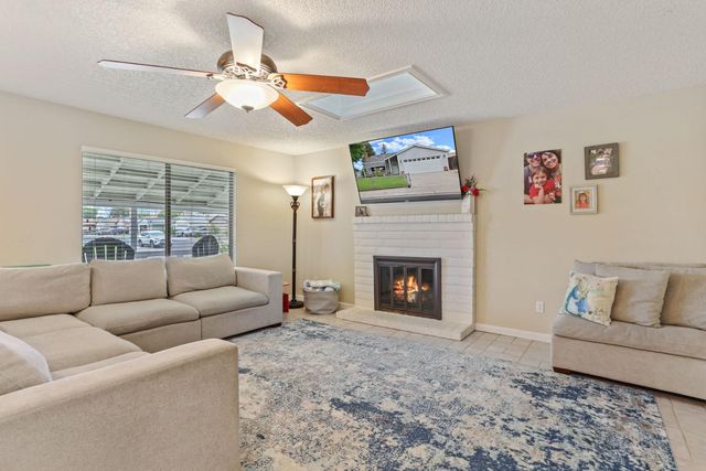 757 Clemens Ct, Ripon, CA 95366