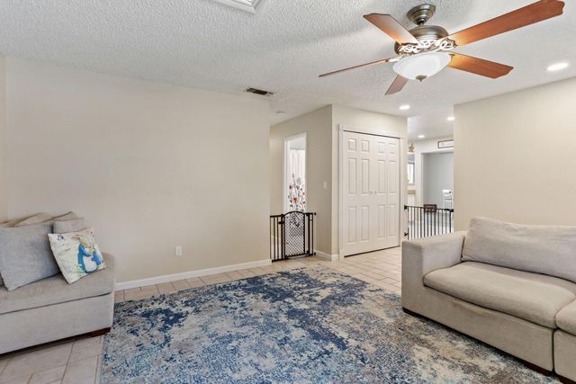 757 Clemens Ct, Ripon, CA 95366