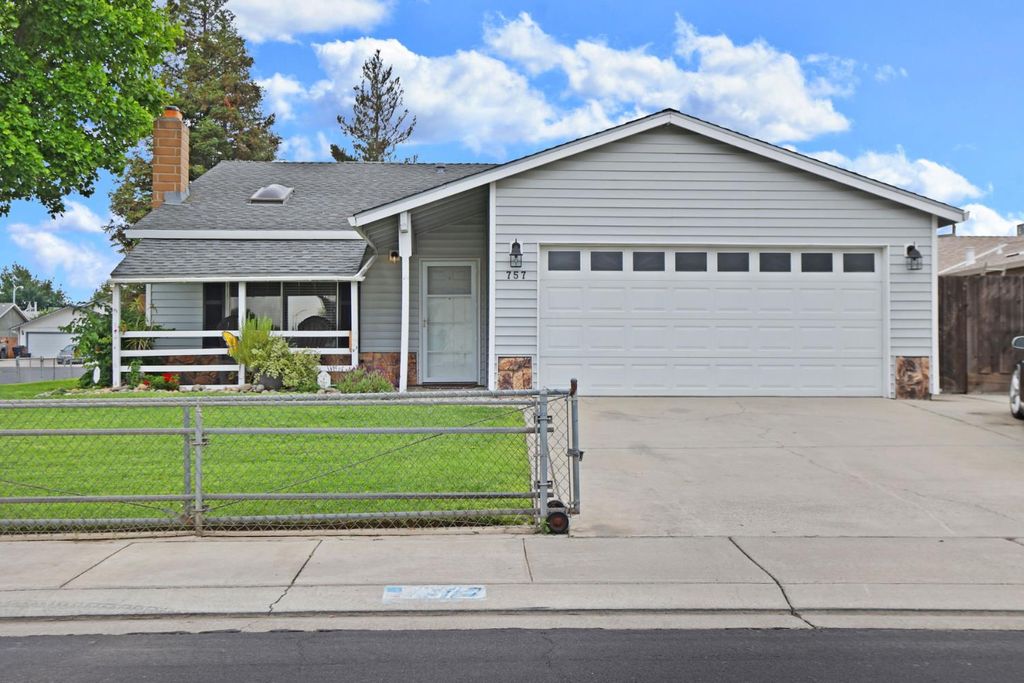 757 Clemens Ct, Ripon, CA 95366