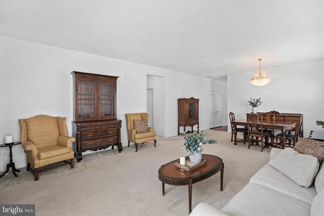 145 BLUEBELL DR, Egg Harbor Township, NJ 08234