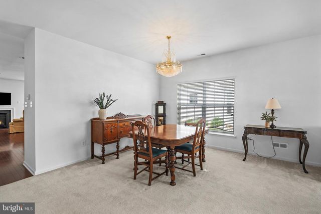 145 BLUEBELL DR, Egg Harbor Township, NJ 08234