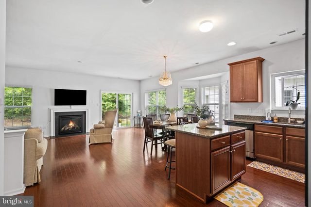 145 BLUEBELL DR, Egg Harbor Township, NJ 08234