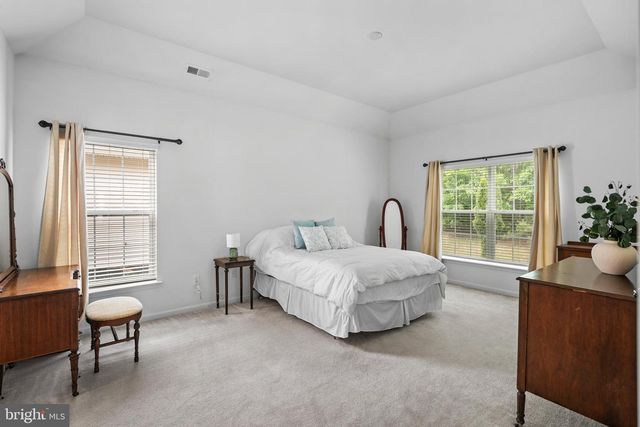 145 BLUEBELL DR, Egg Harbor Township, NJ 08234
