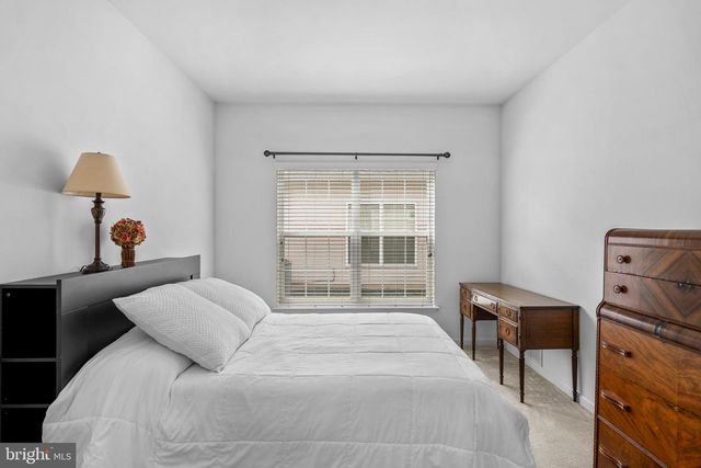 145 BLUEBELL DR, Egg Harbor Township, NJ 08234