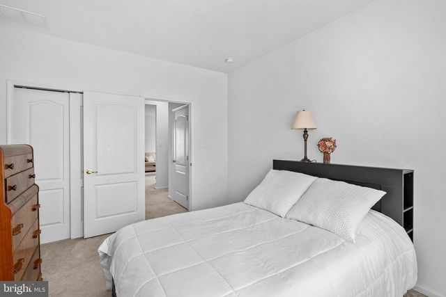 145 BLUEBELL DR, Egg Harbor Township, NJ 08234