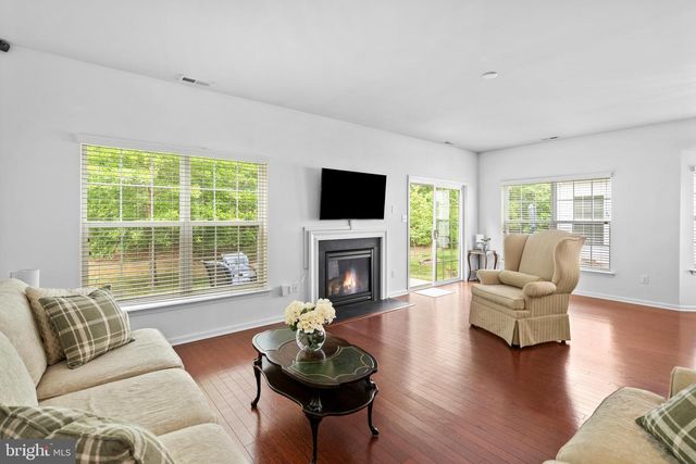 145 BLUEBELL DR, Egg Harbor Township, NJ 08234