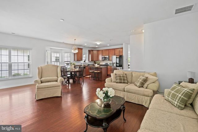 145 BLUEBELL DR, Egg Harbor Township, NJ 08234