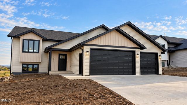 5407 Welder Avenue, Bismarck, ND 58503 property photo