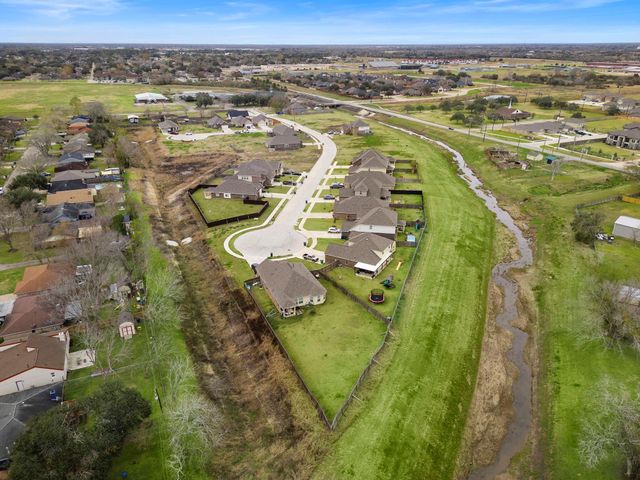 117 Bayou Bend Boulevard, Angleton, TX 77515