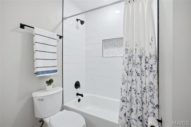 1304 Valiant Drive, Fenton, MO 63026