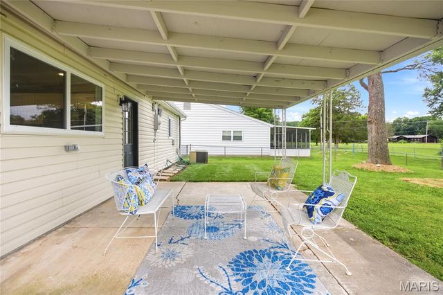 1304 Valiant Drive, Fenton, MO 63026