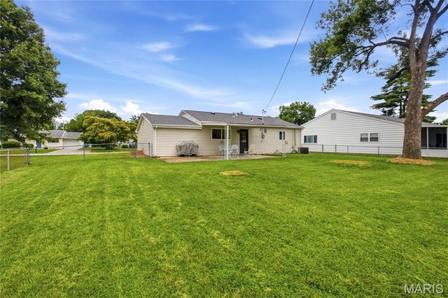 1304 Valiant Drive, Fenton, MO 63026