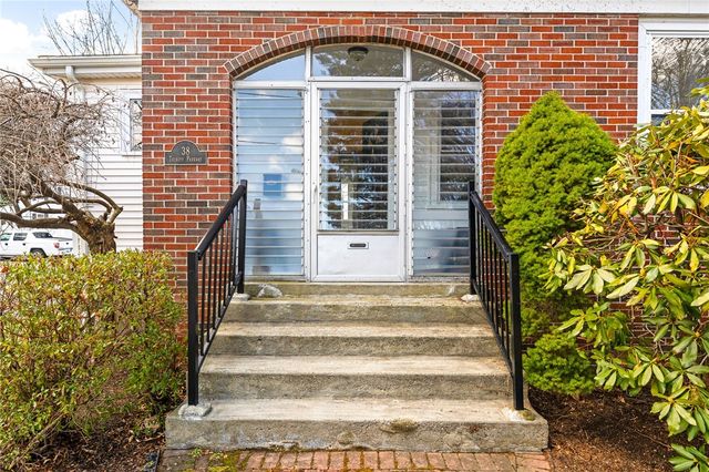 38 Trinity Parkway, Providence, RI 02908