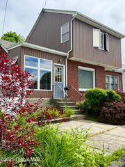 15 Park Place, Waterford, NY 12188