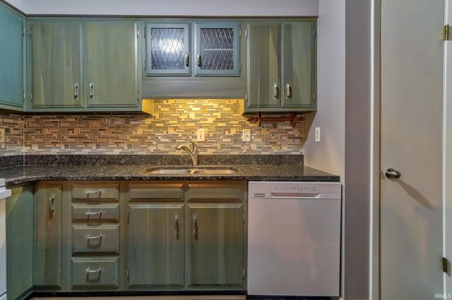 6116 Hickory Hill Lane, Evansville, IN 47710