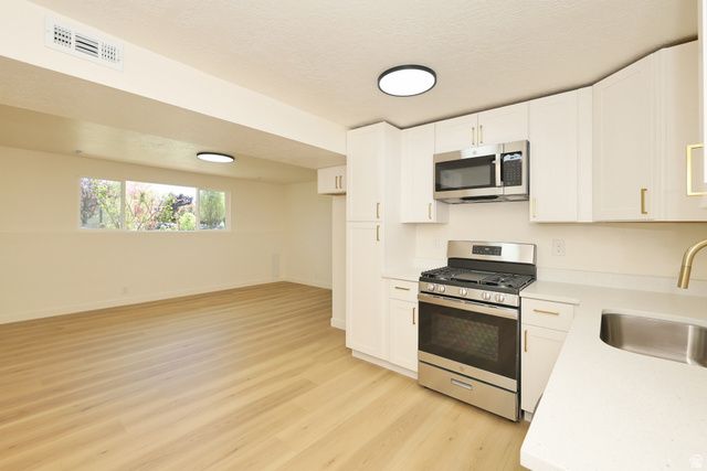 807 E DUSTY ROCK CIR, Sandy, UT 84094