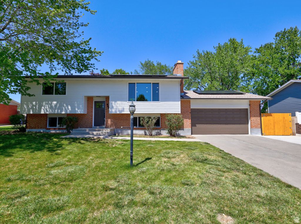 807 E DUSTY ROCK CIR, Sandy, UT 84094