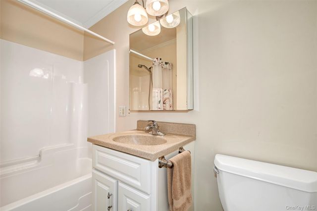 121 Parkview Place, Mount Kisco, NY 10549