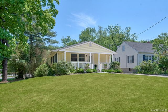 121 Parkview Place, Mount Kisco, NY 10549