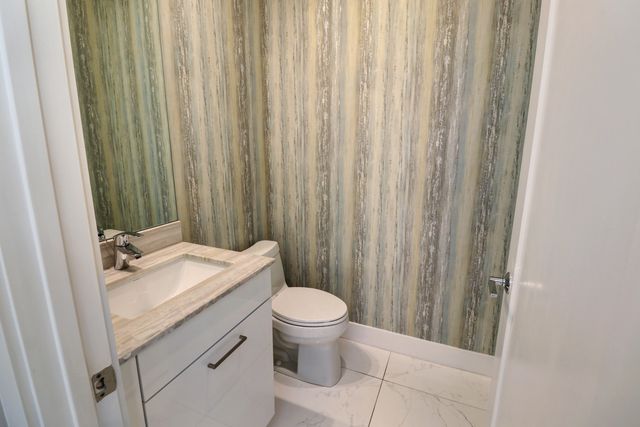 4033 NW 17th Way, Boca Raton, FL 33431