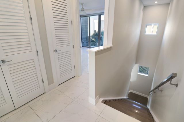4033 NW 17th Way, Boca Raton, FL 33431